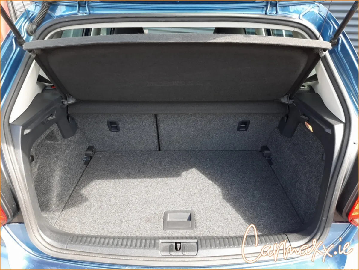 Volkswagen Polo Hatchback, Petrol, 2016, Blue