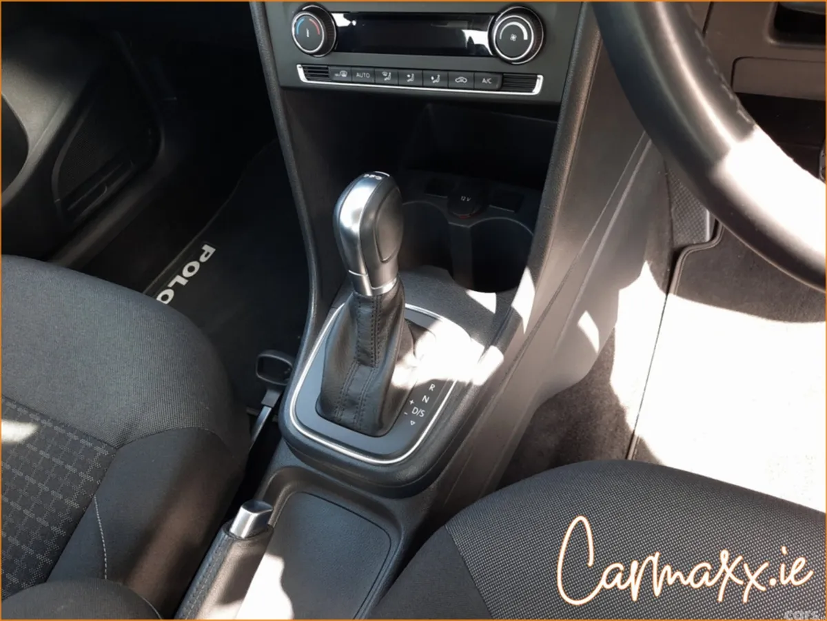 Volkswagen Polo Hatchback, Petrol, 2016, Blue
