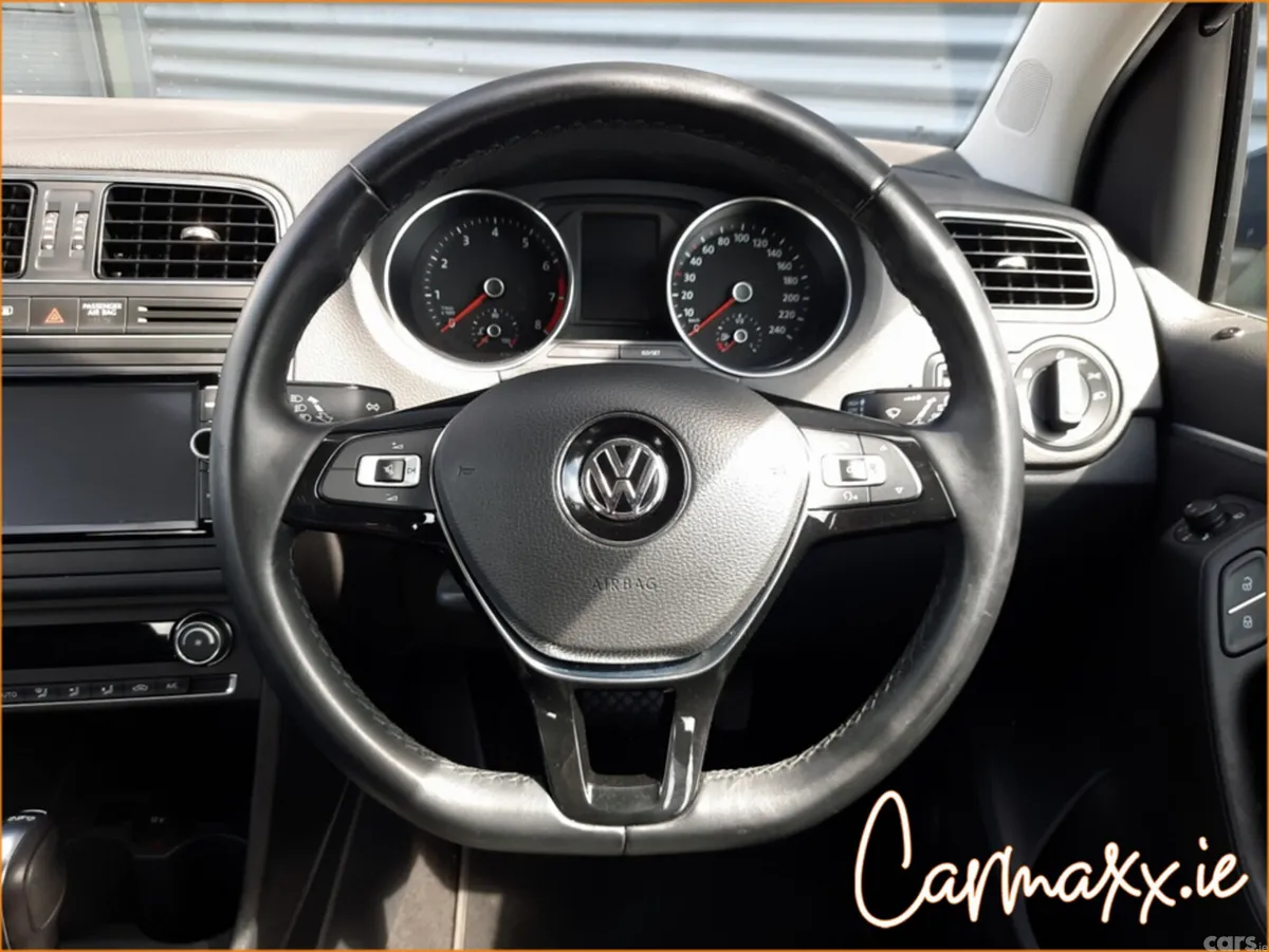Volkswagen Polo Hatchback, Petrol, 2016, Blue