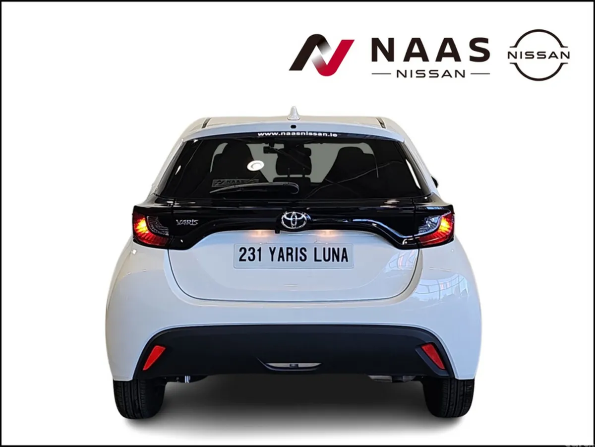 Toyota Yaris Hatchback, Petrol, 2023, White