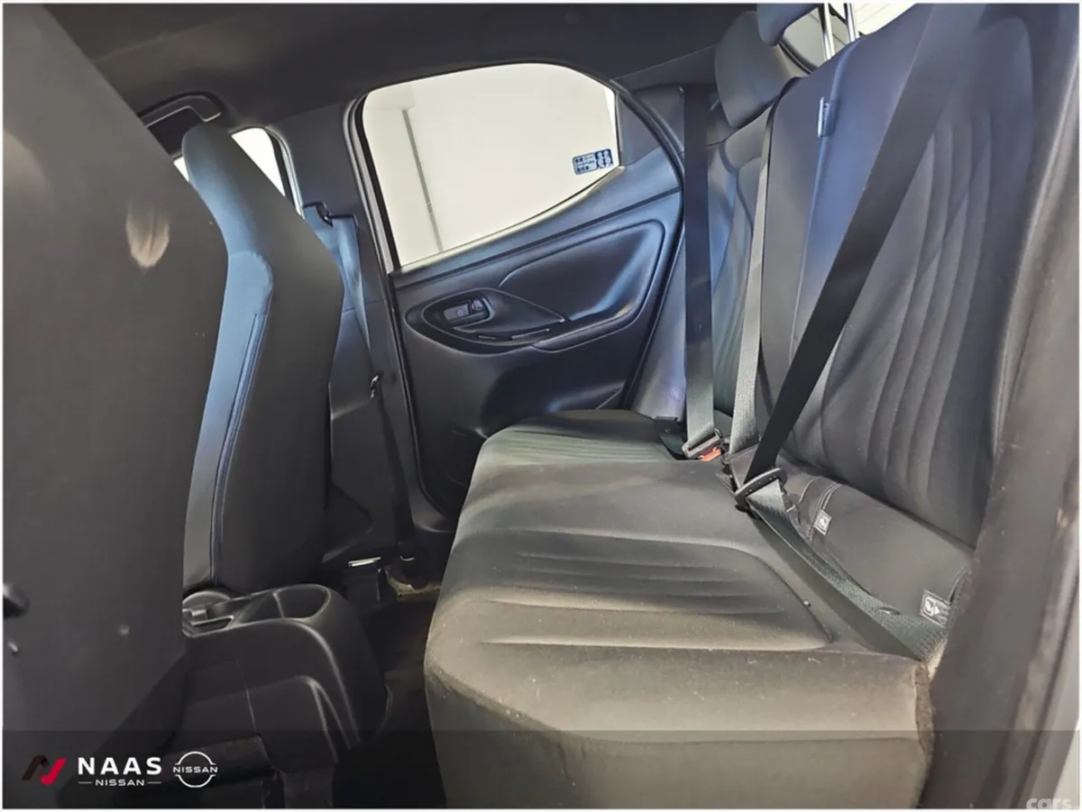 Toyota Yaris Hatchback, Petrol, 2023, White