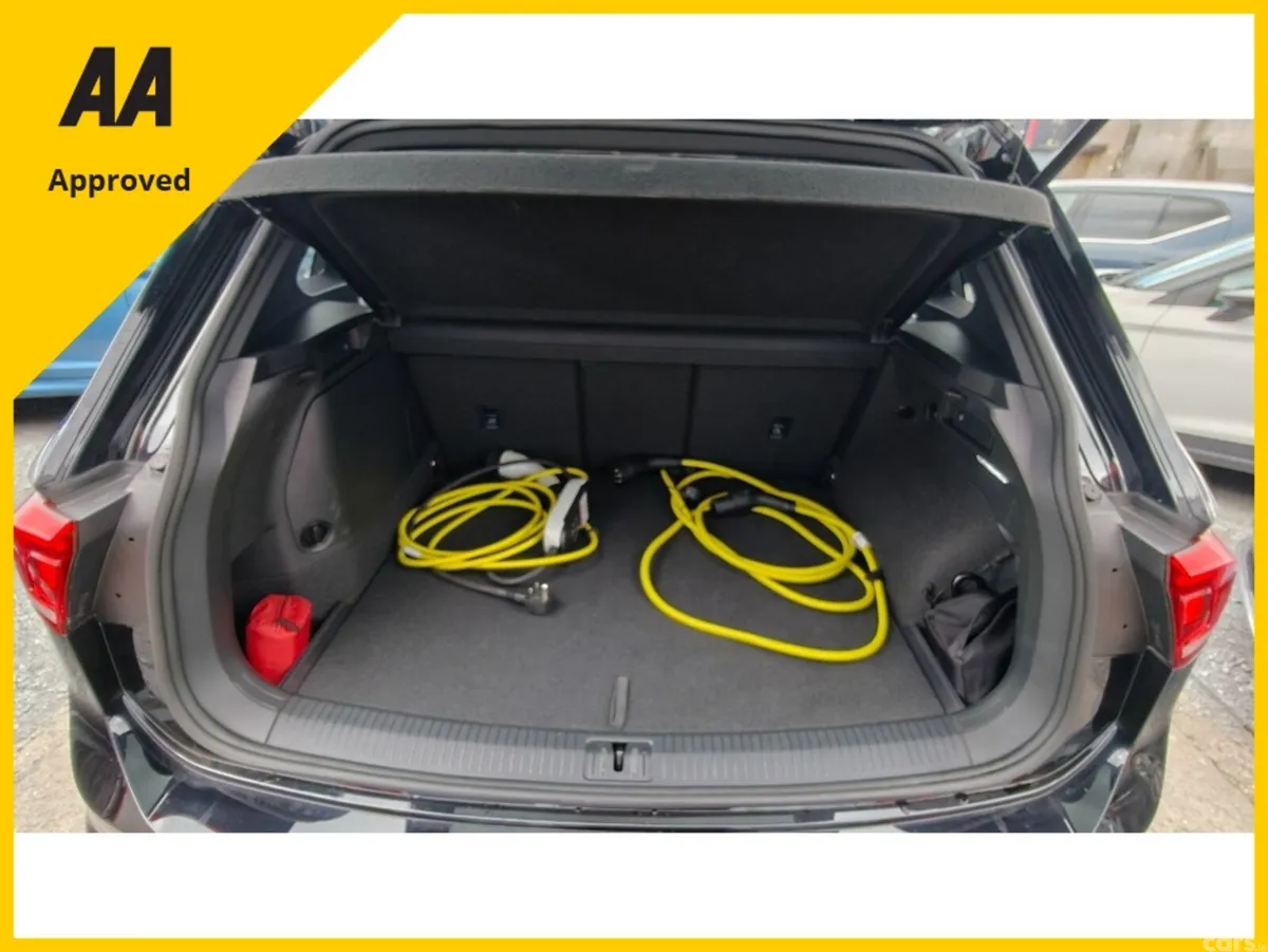 Volkswagen Tiguan SUV, Petrol Plug-in Hybrid, 2024, Black