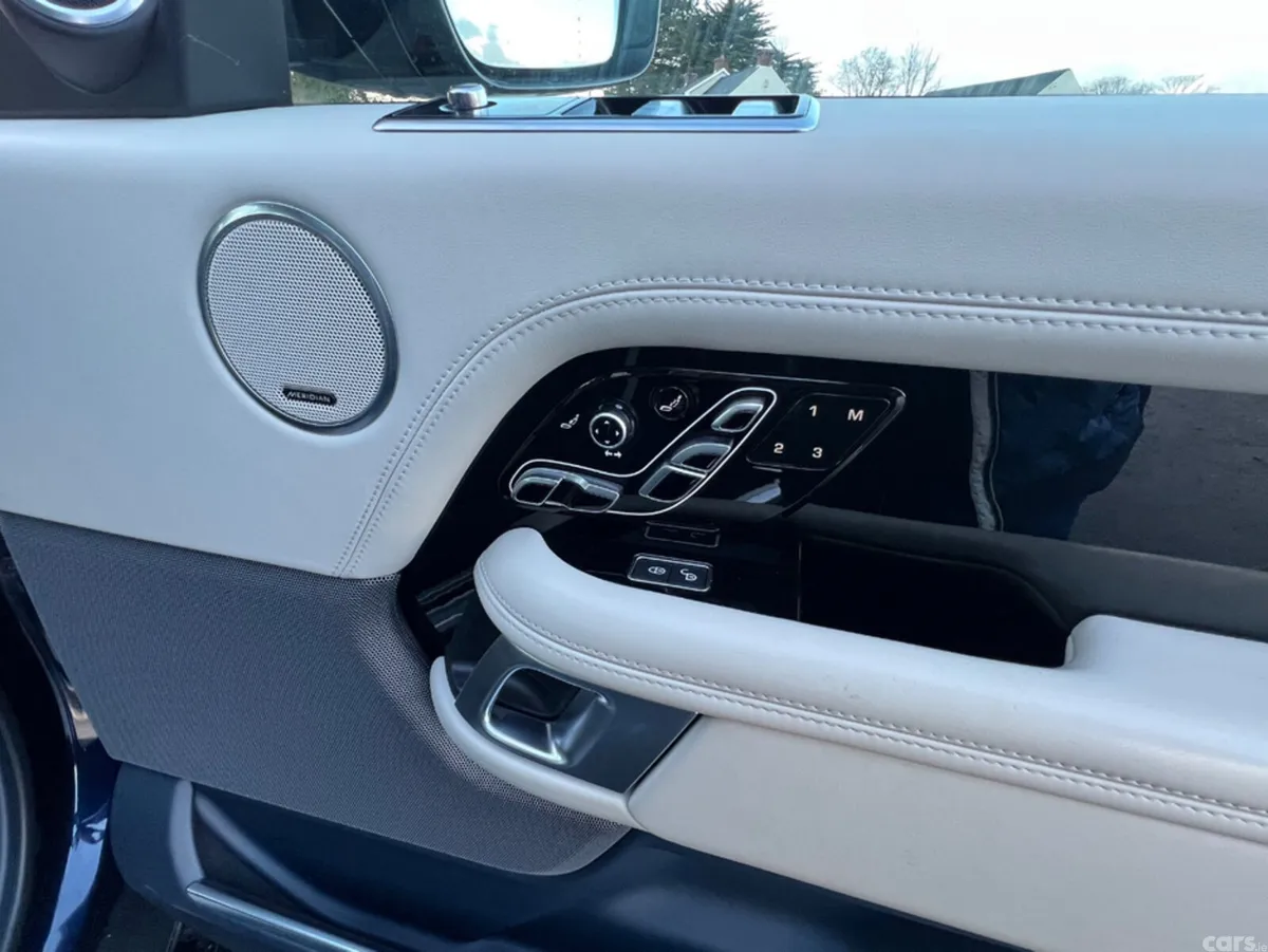 Land Rover Range Rover SUV, Petrol Plug-in Hybrid, 2020, Blue