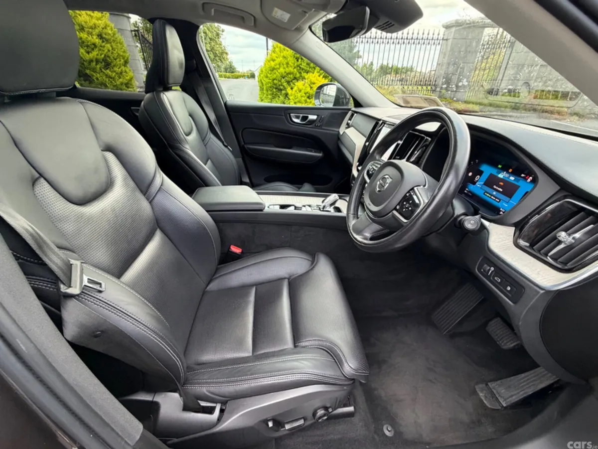 Volvo XC60 SUV, Petrol Plug-in Hybrid, 2022, Grey