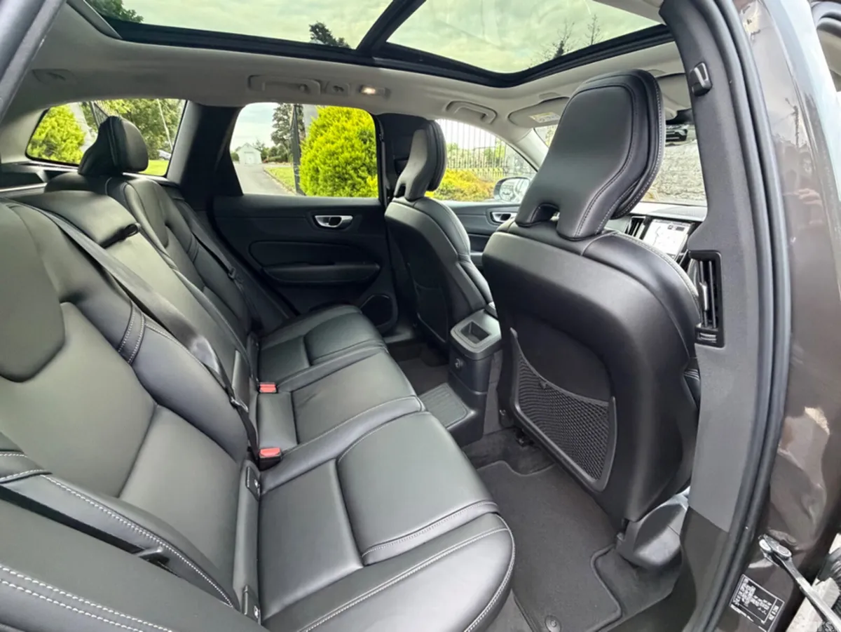 Volvo XC60 SUV, Petrol Plug-in Hybrid, 2022, Grey