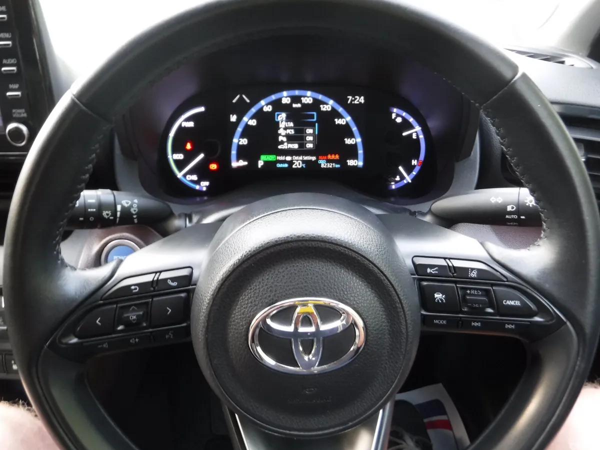 Toyota Yaris Cross SUV, Petrol Hybrid, 2021, White
