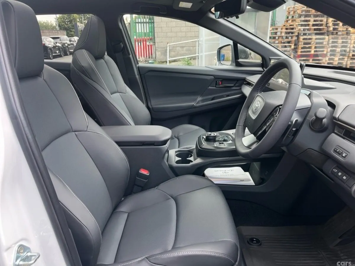 Toyota bZ4X Estate, Electric, 2026, White
