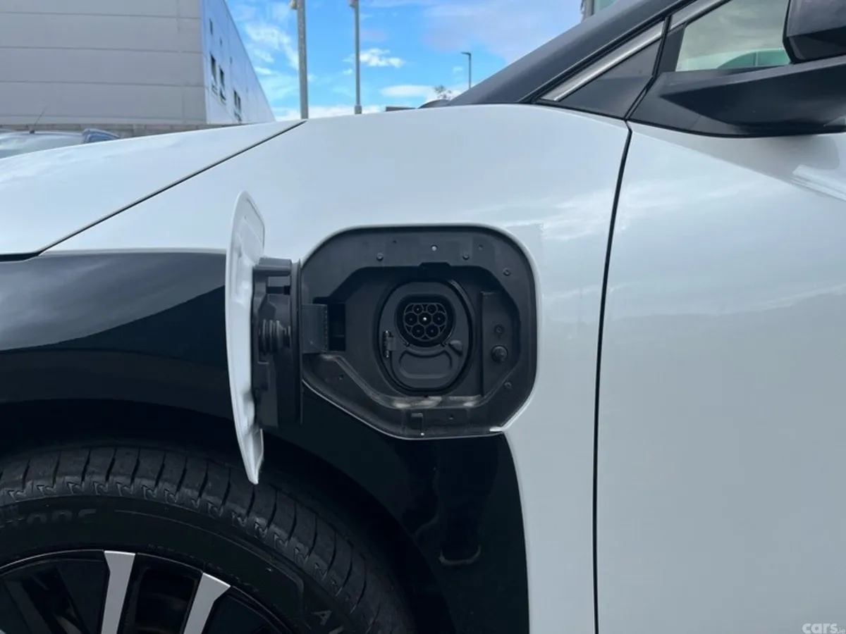 Toyota bZ4X Estate, Electric, 2026, White