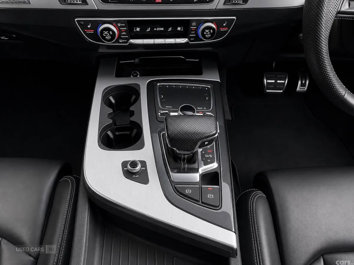 Audi Q7 , Petrol, 2016, Black