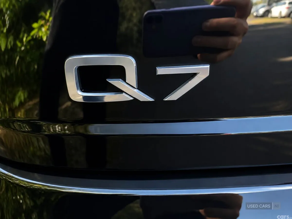Audi Q7 , Petrol, 2016, Black