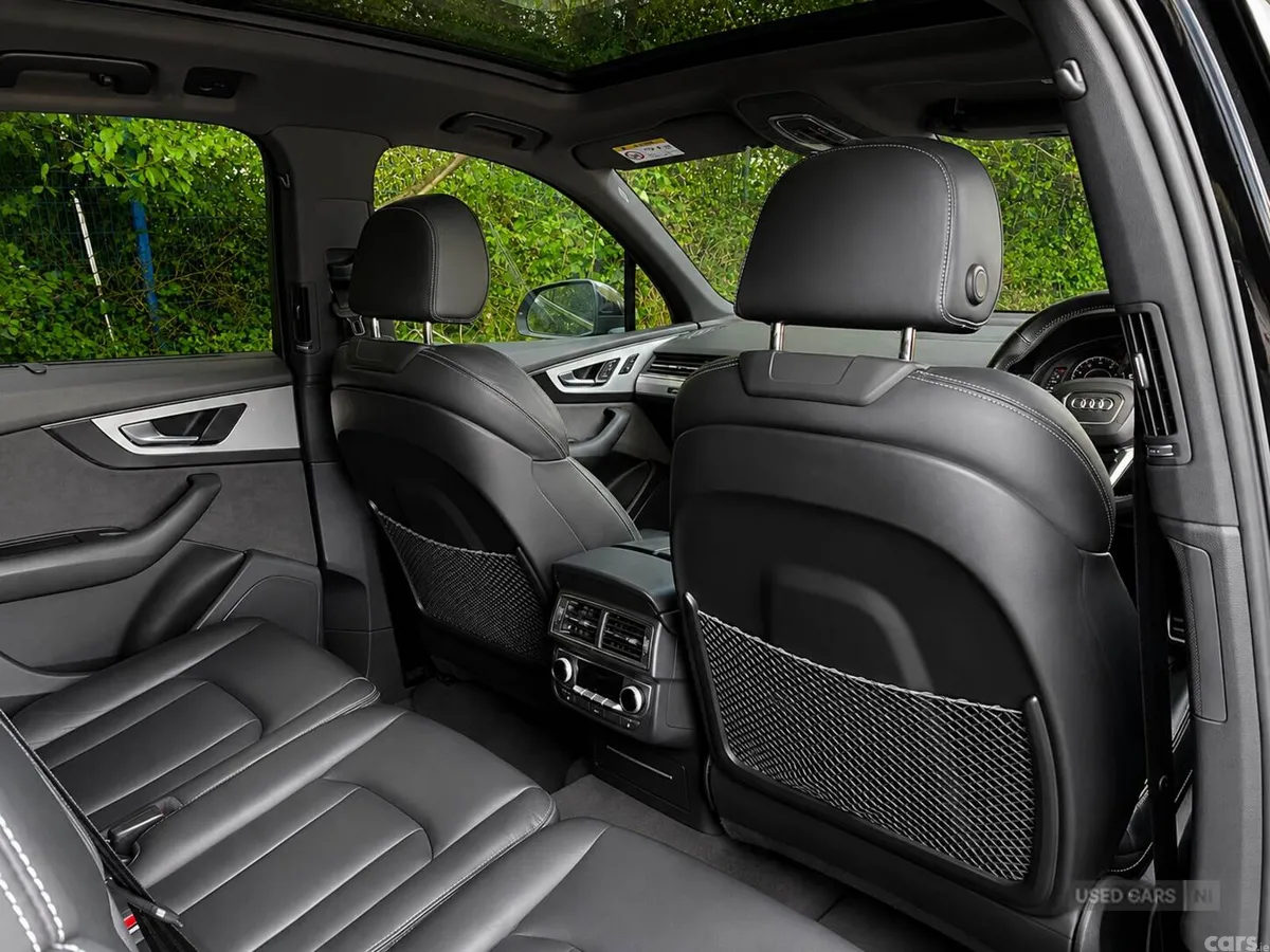 Audi Q7 , Petrol, 2016, Black