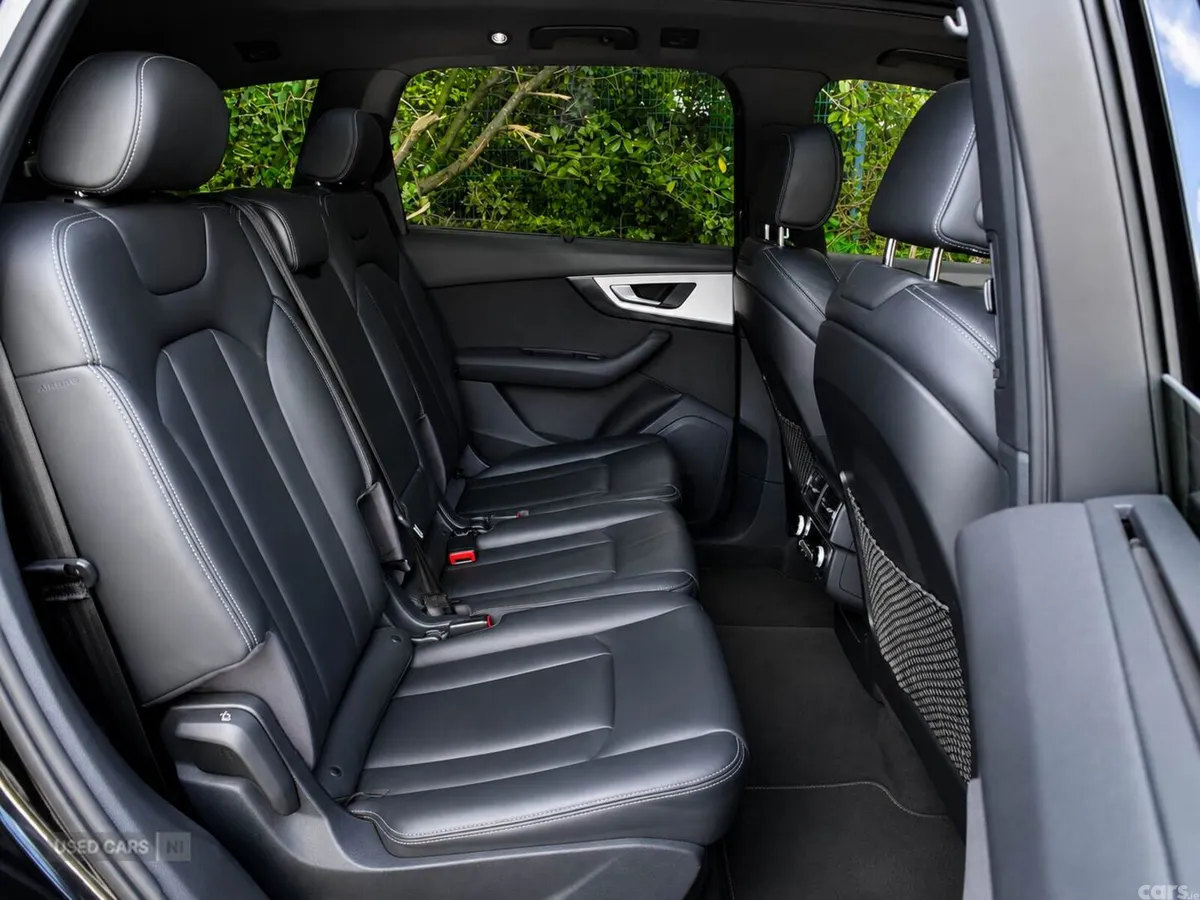 Audi Q7 , Petrol, 2016, Black