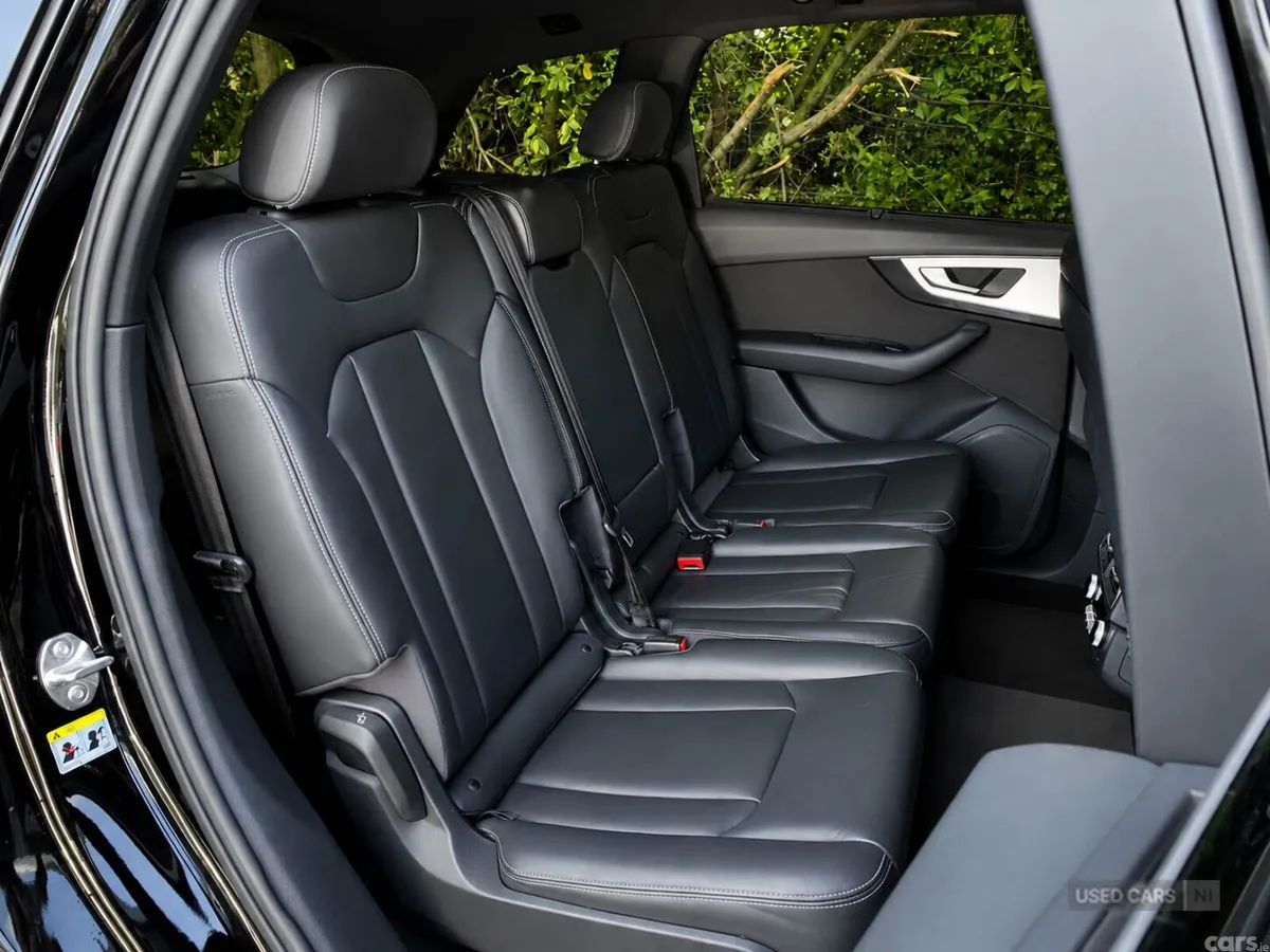 Audi Q7 , Petrol, 2016, Black