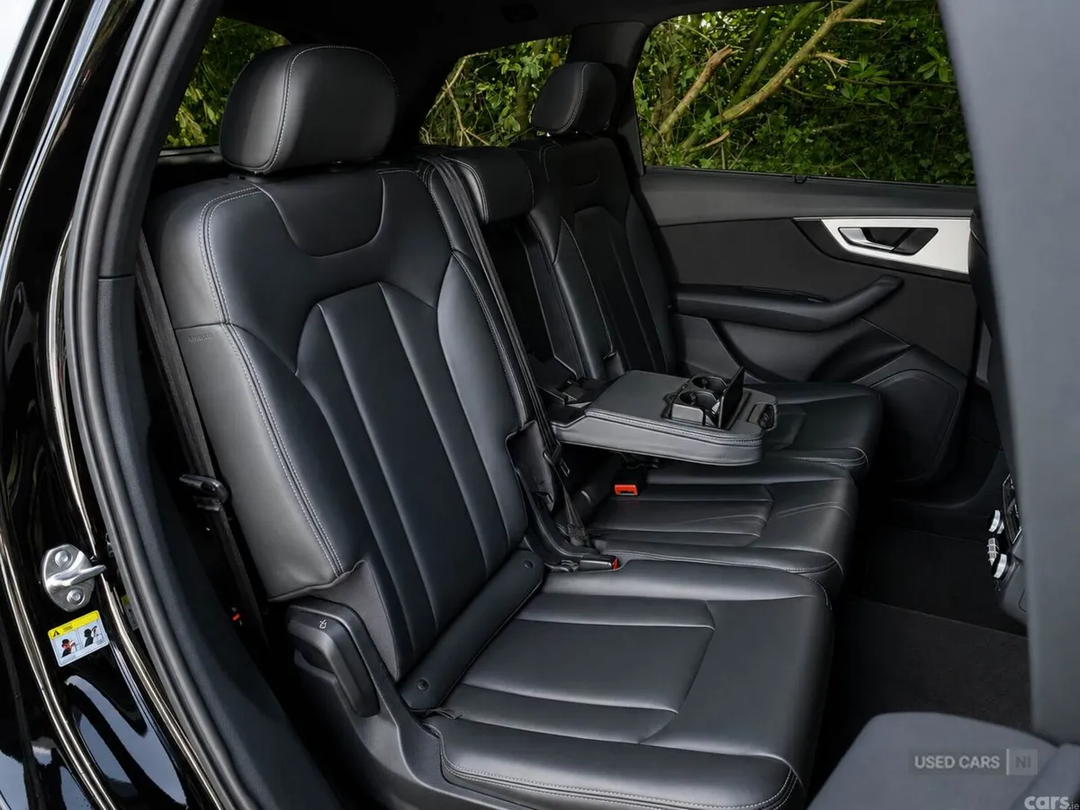 Audi Q7 , Petrol, 2016, Black