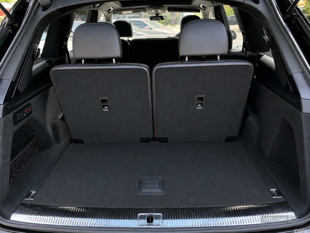 Audi Q7 , Petrol, 2016, Black