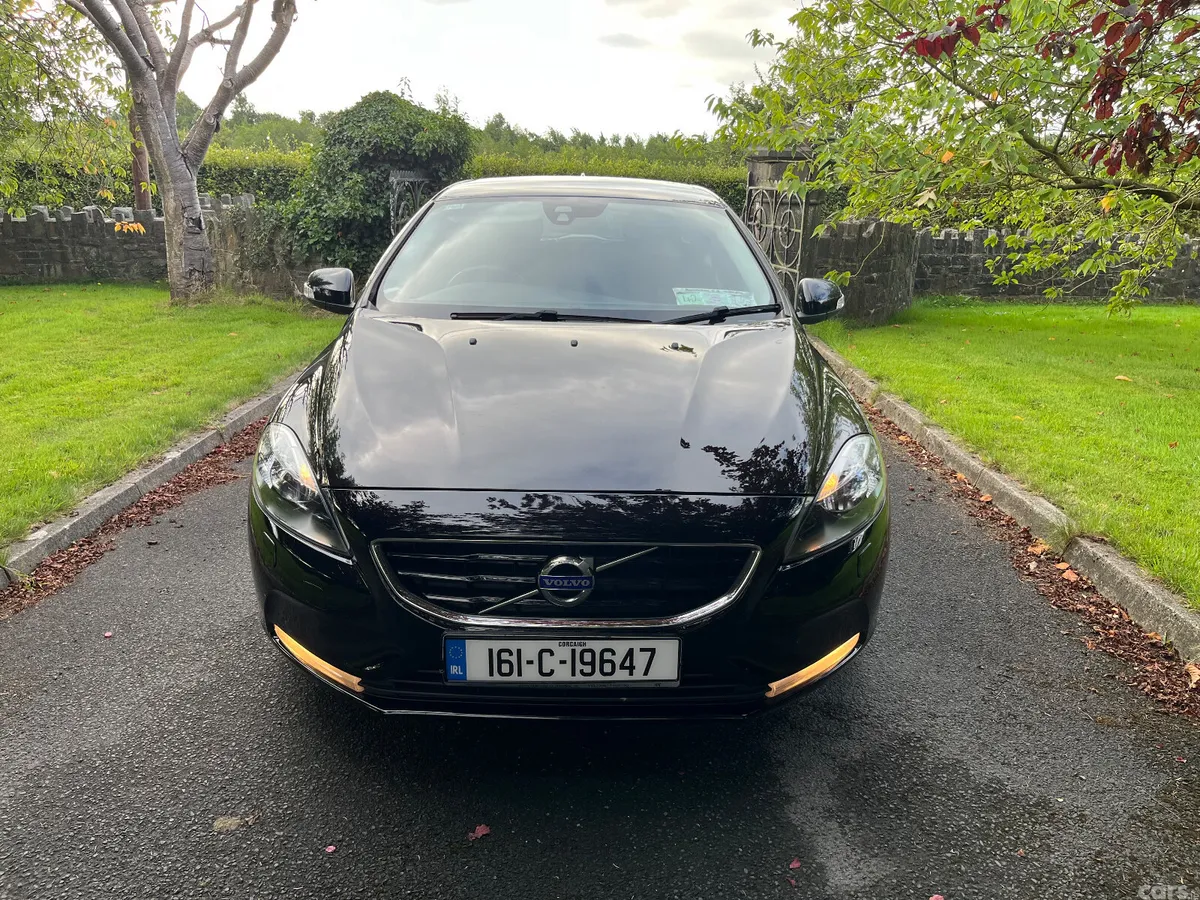 Volvo V40 Hatchback, Petrol, 2016, Black
