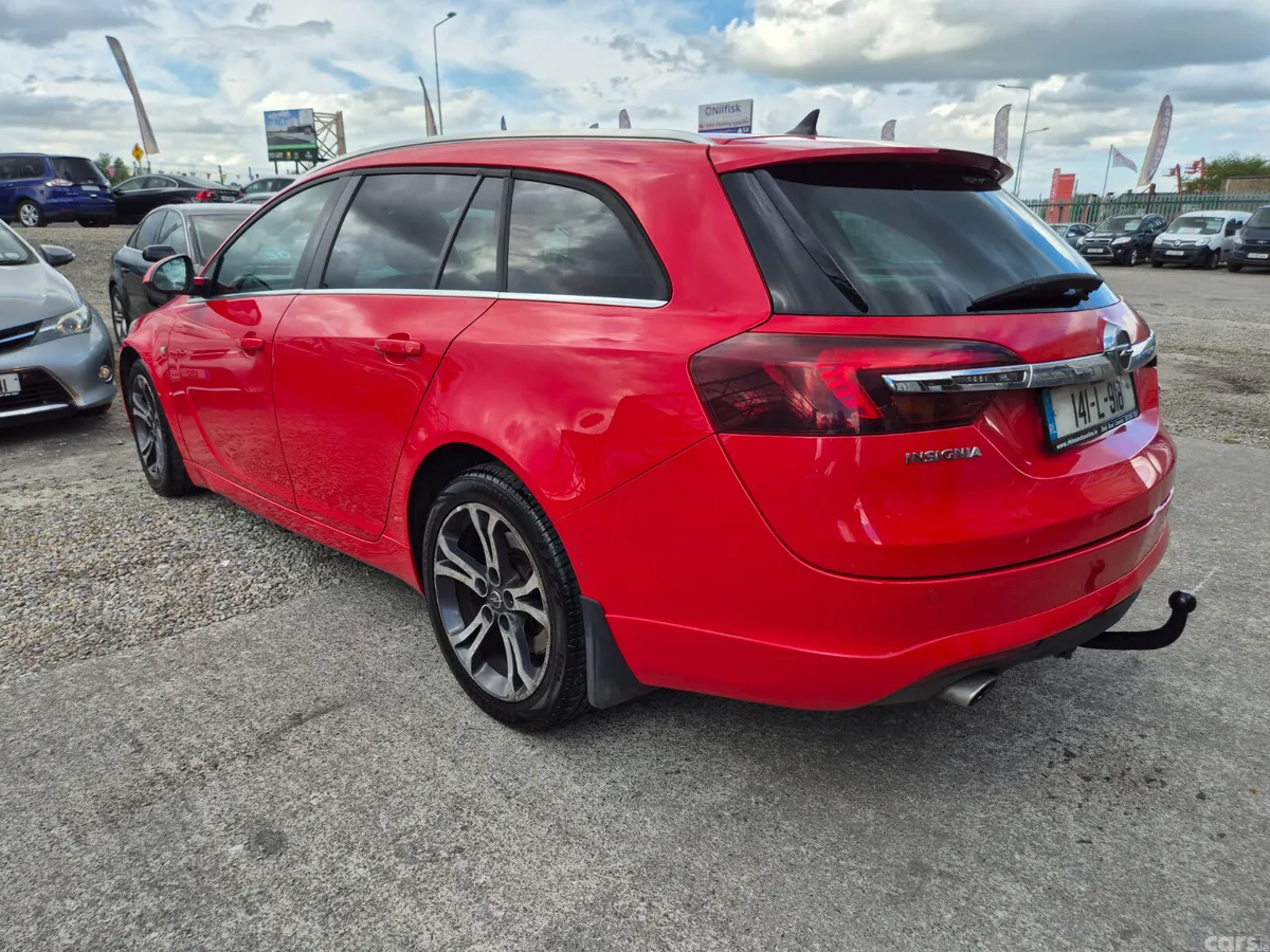 Opel Insignia MPV, Diesel, 2014, Red
