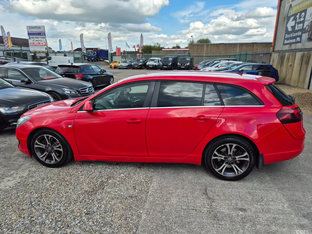 Opel Insignia MPV, Diesel, 2014, Red