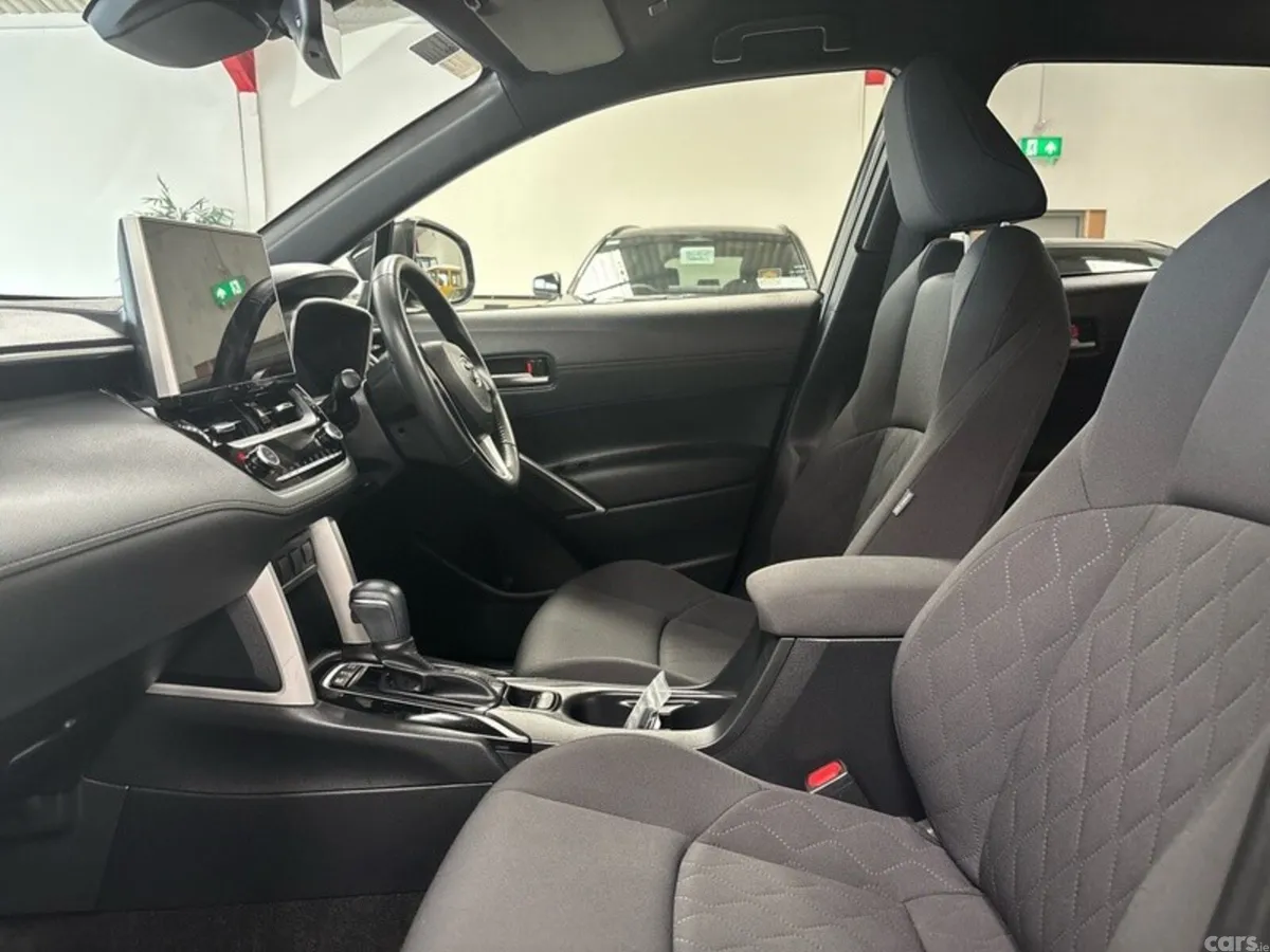 Toyota Corolla Cross Hatchback, Petrol Hybrid, 2024, Black