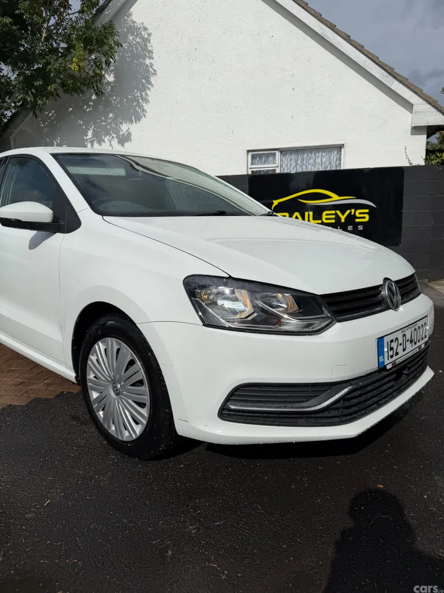 Volkswagen Polo Hatchback, Petrol, 2015, White