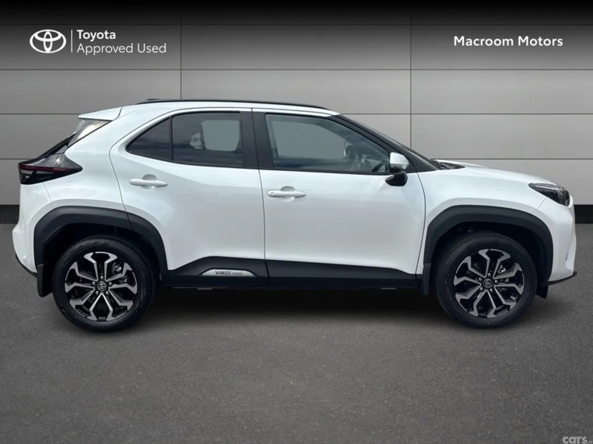 Toyota Yaris Cross Hatchback, Petrol Hybrid, 2026, White