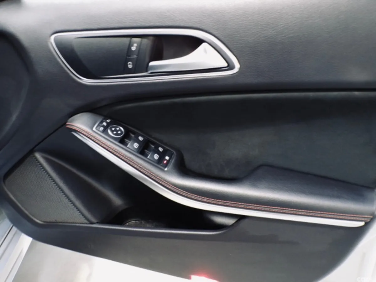Mercedes-Benz A-Class Hatchback, Petrol, 2014, Silver