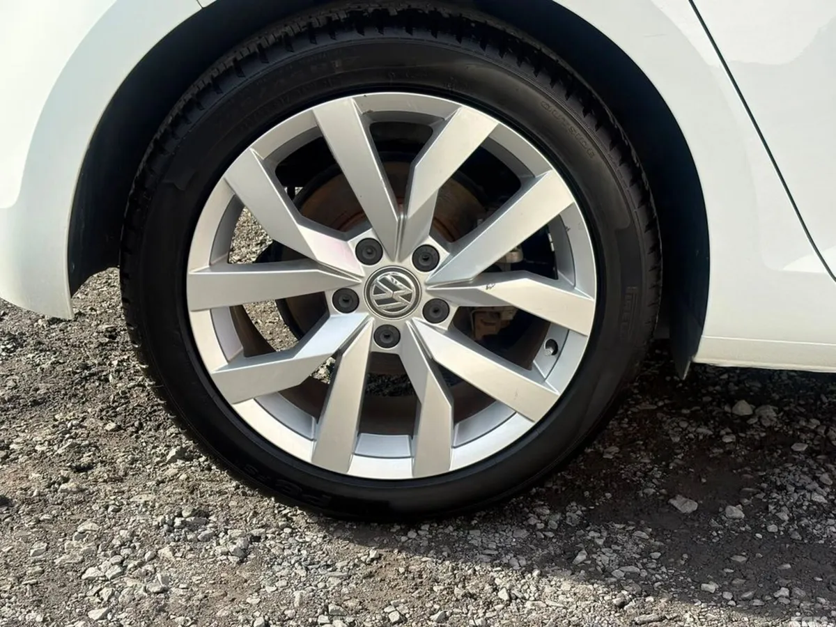 Volkswagen Golf Hatchback, Petrol, 2017, White