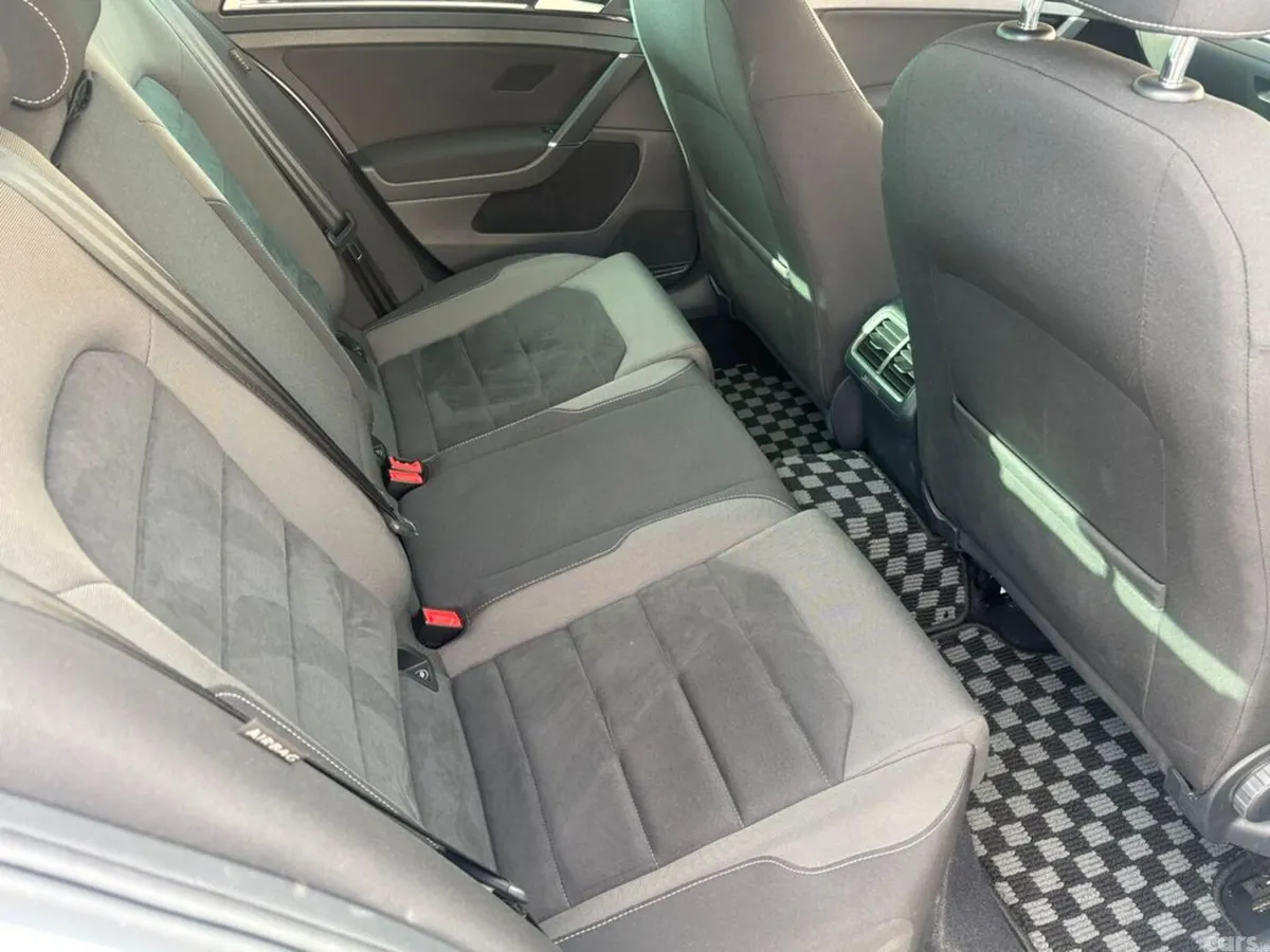 Volkswagen Golf Hatchback, Petrol, 2017, White