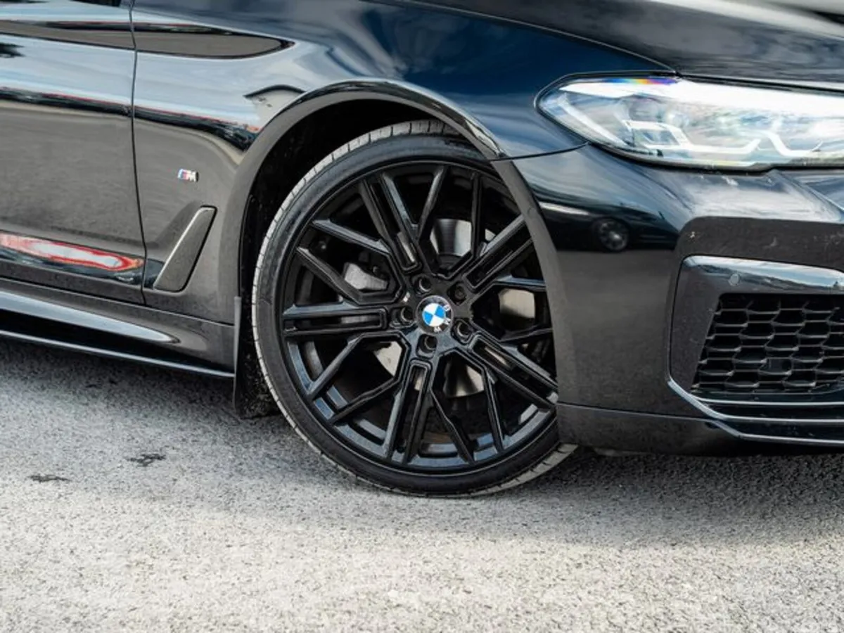 BMW 5-Series Estate, Diesel, 2022, Black