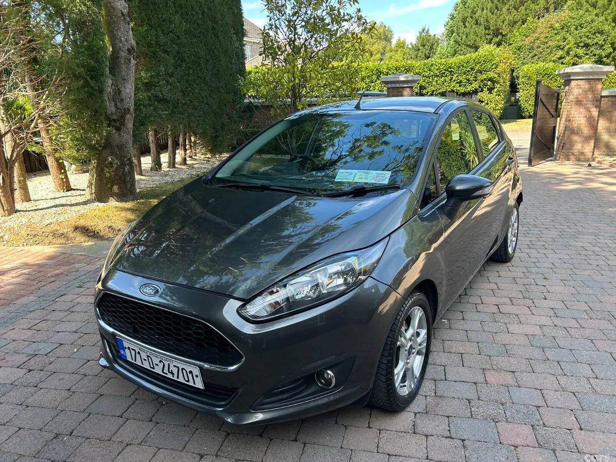 Ford Fiesta Hatchback, Petrol, 2017, Grey