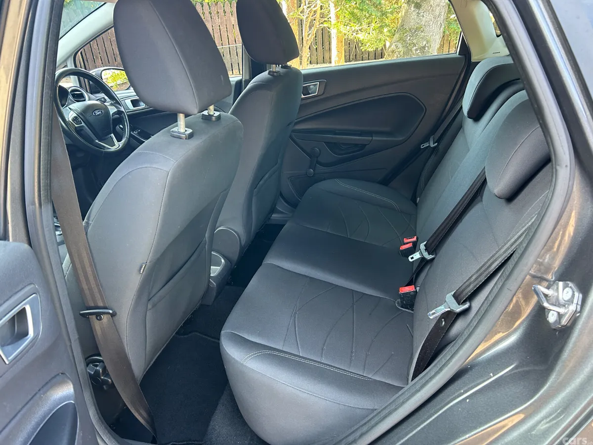 Ford Fiesta Hatchback, Petrol, 2017, Grey