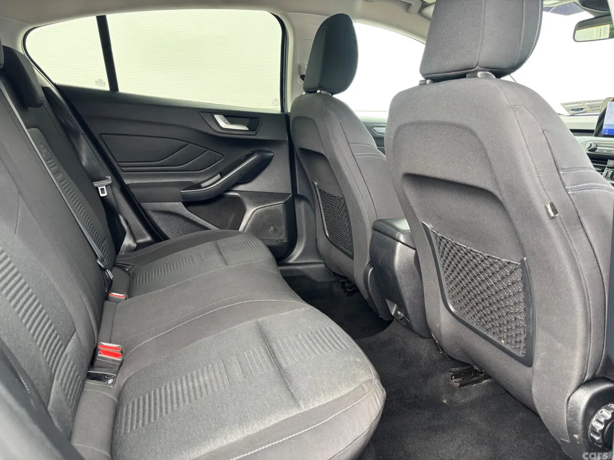 Ford Focus Hatchback, Diesel, 2021, Grey
