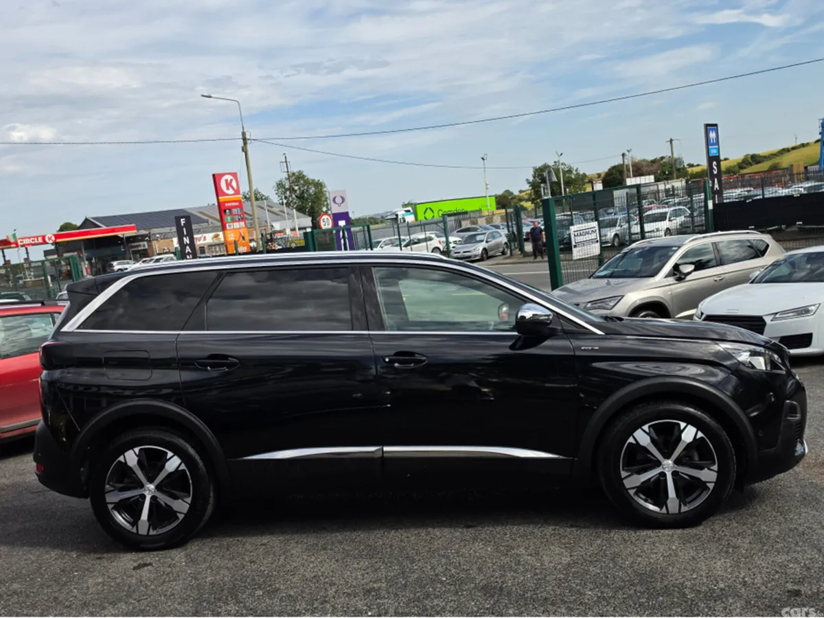 Peugeot 5008 MPV, Diesel, 2018, Black