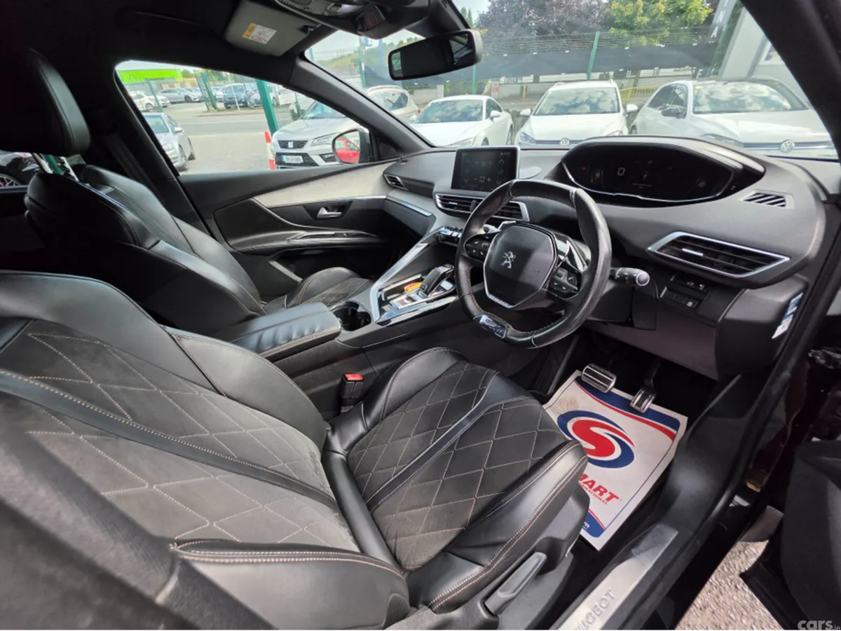 Peugeot 5008 MPV, Diesel, 2018, Black