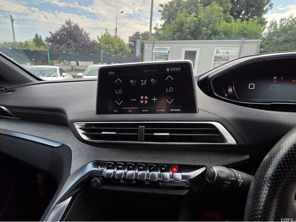 Peugeot 5008 MPV, Diesel, 2018, Black