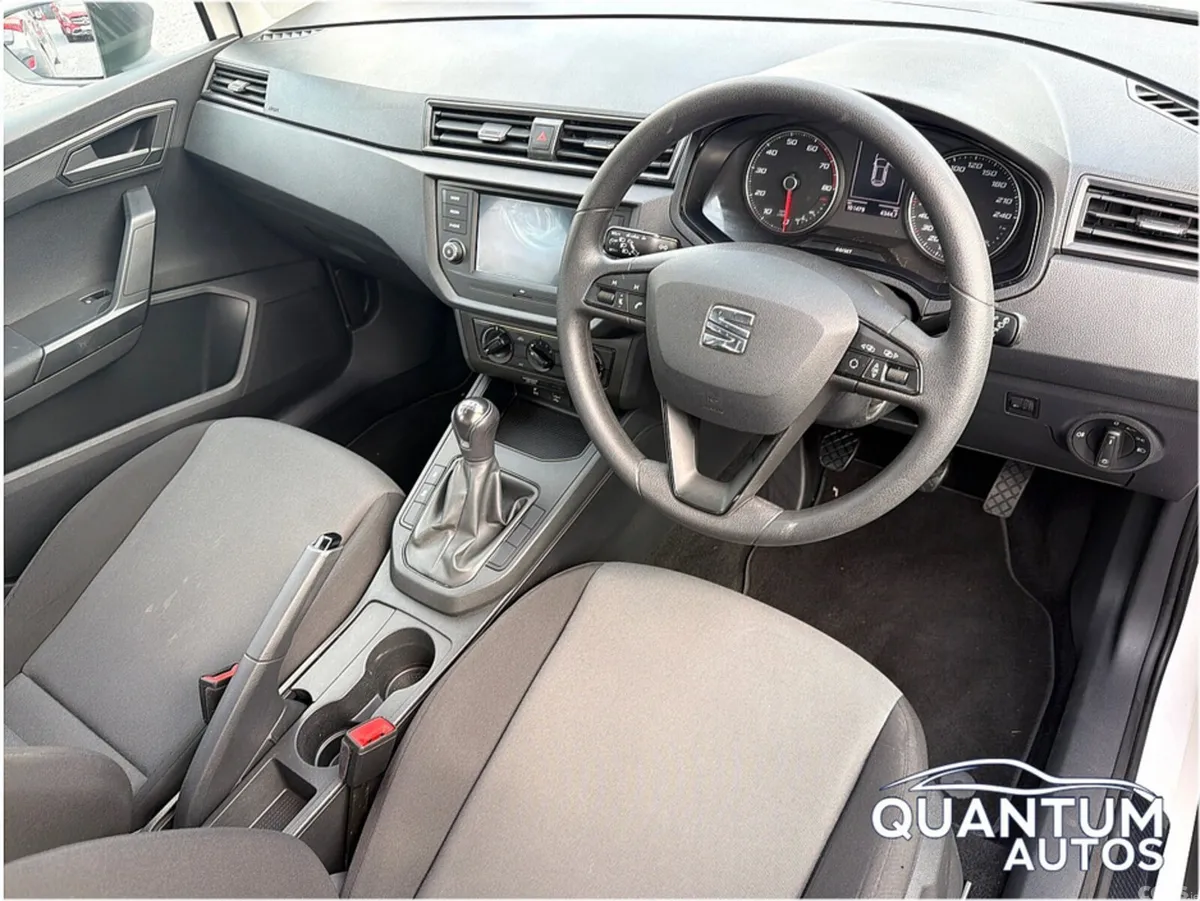 SEAT Arona Hatchback, Petrol, 2019, White