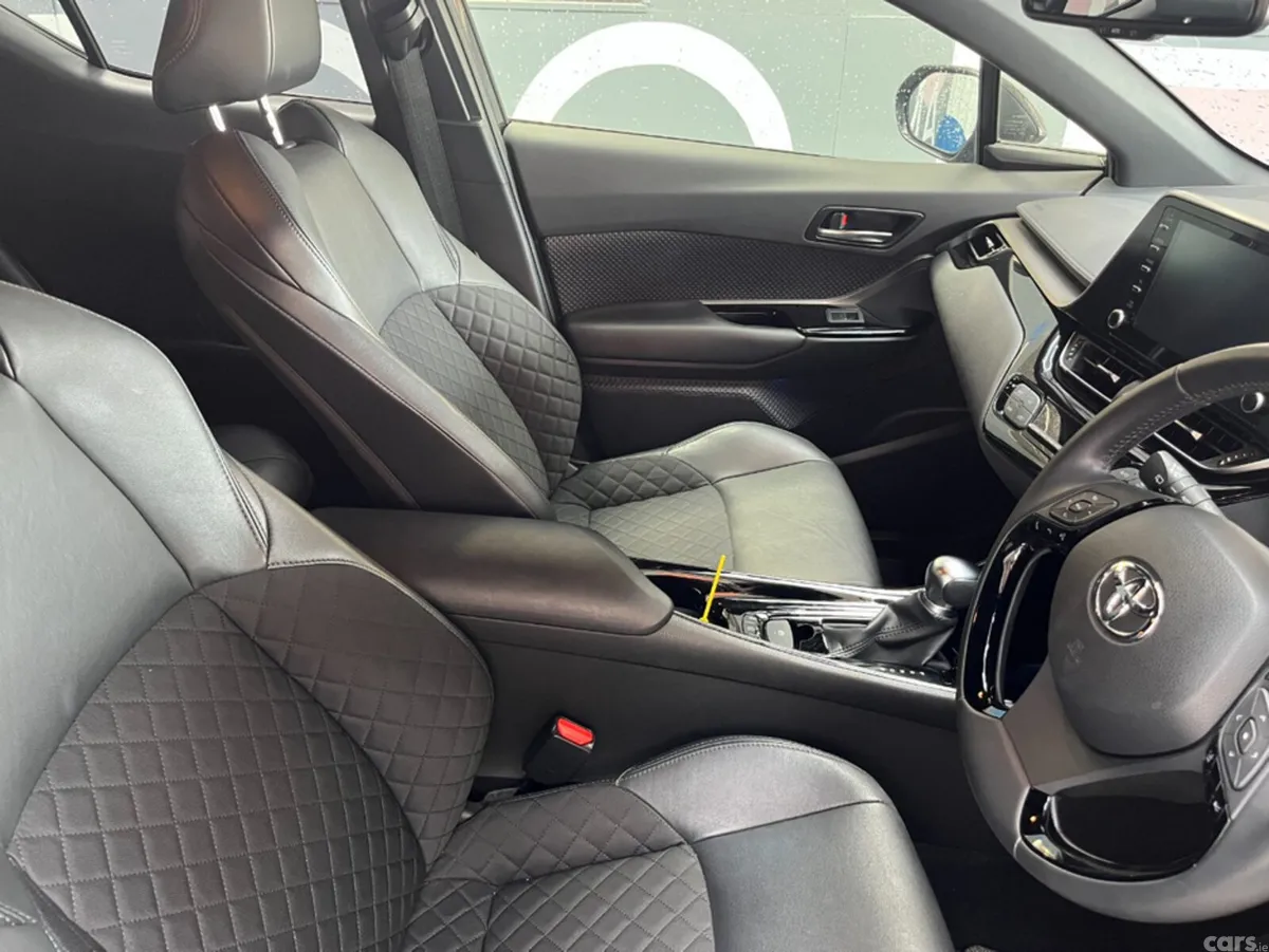 Toyota C-HR SUV, Petrol Hybrid, 2021, Black