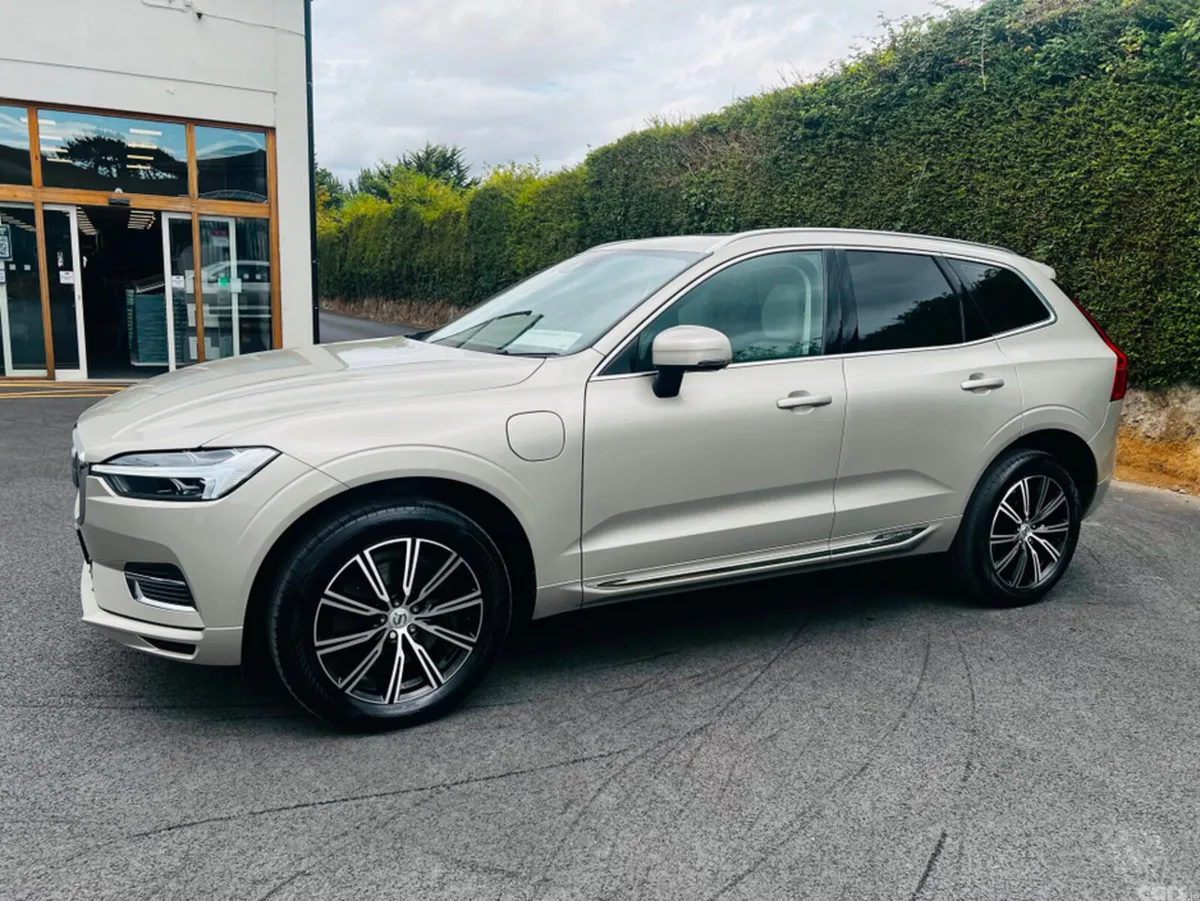 Volvo XC60 Estate, Petrol Plug-in Hybrid, 2021, Gold