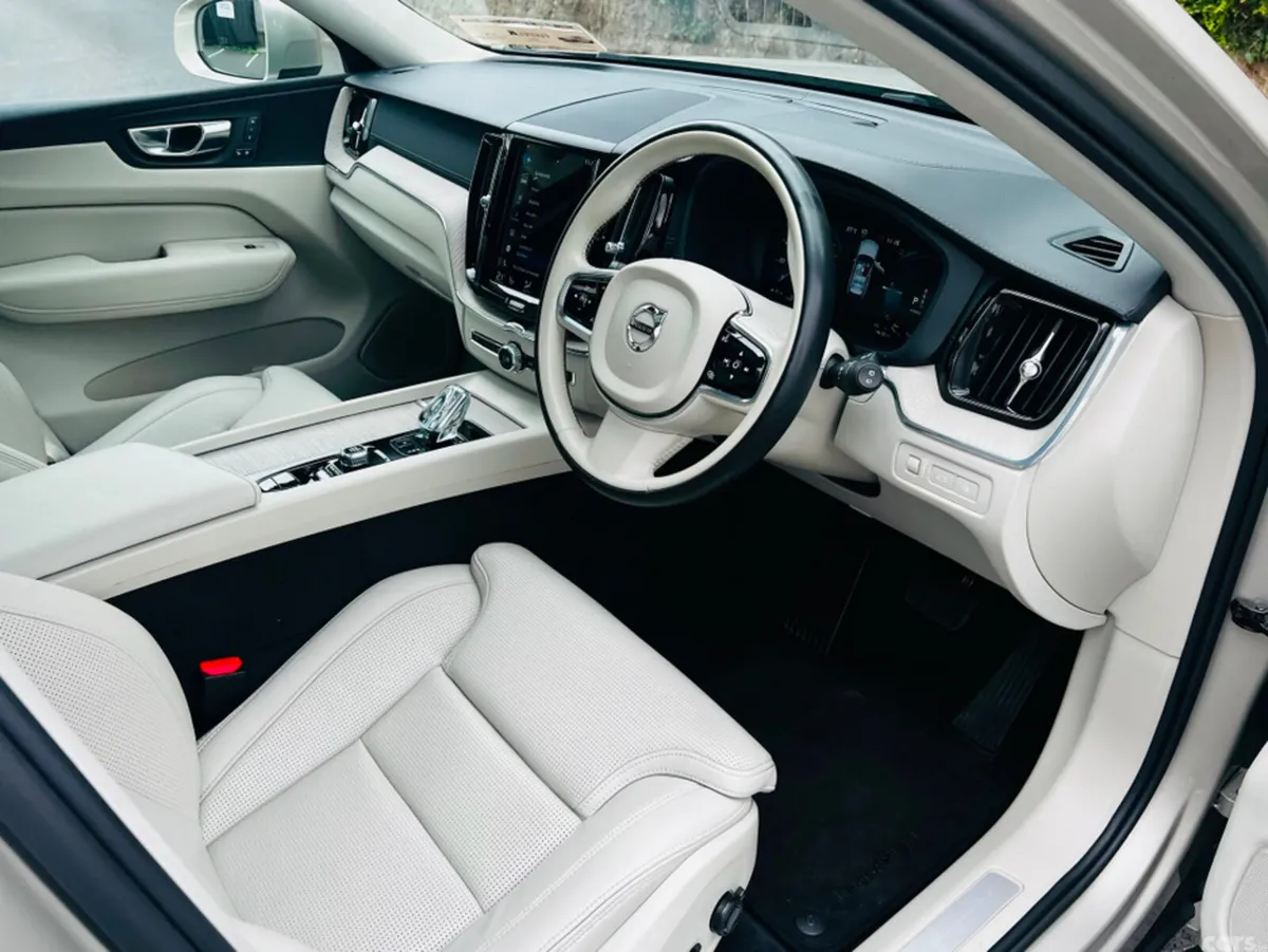 Volvo XC60 Estate, Petrol Plug-in Hybrid, 2021, Gold