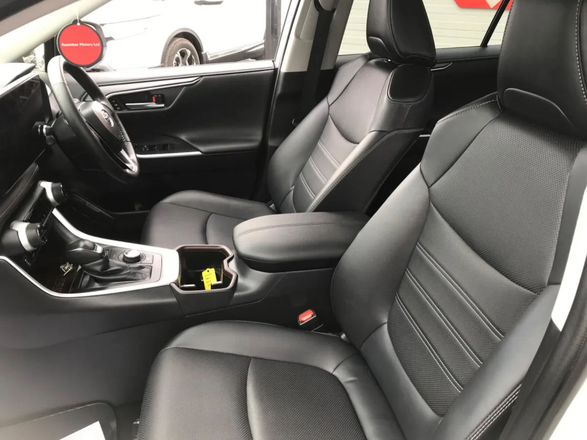 Toyota RAV4 SUV, Petrol Hybrid, 2024, White
