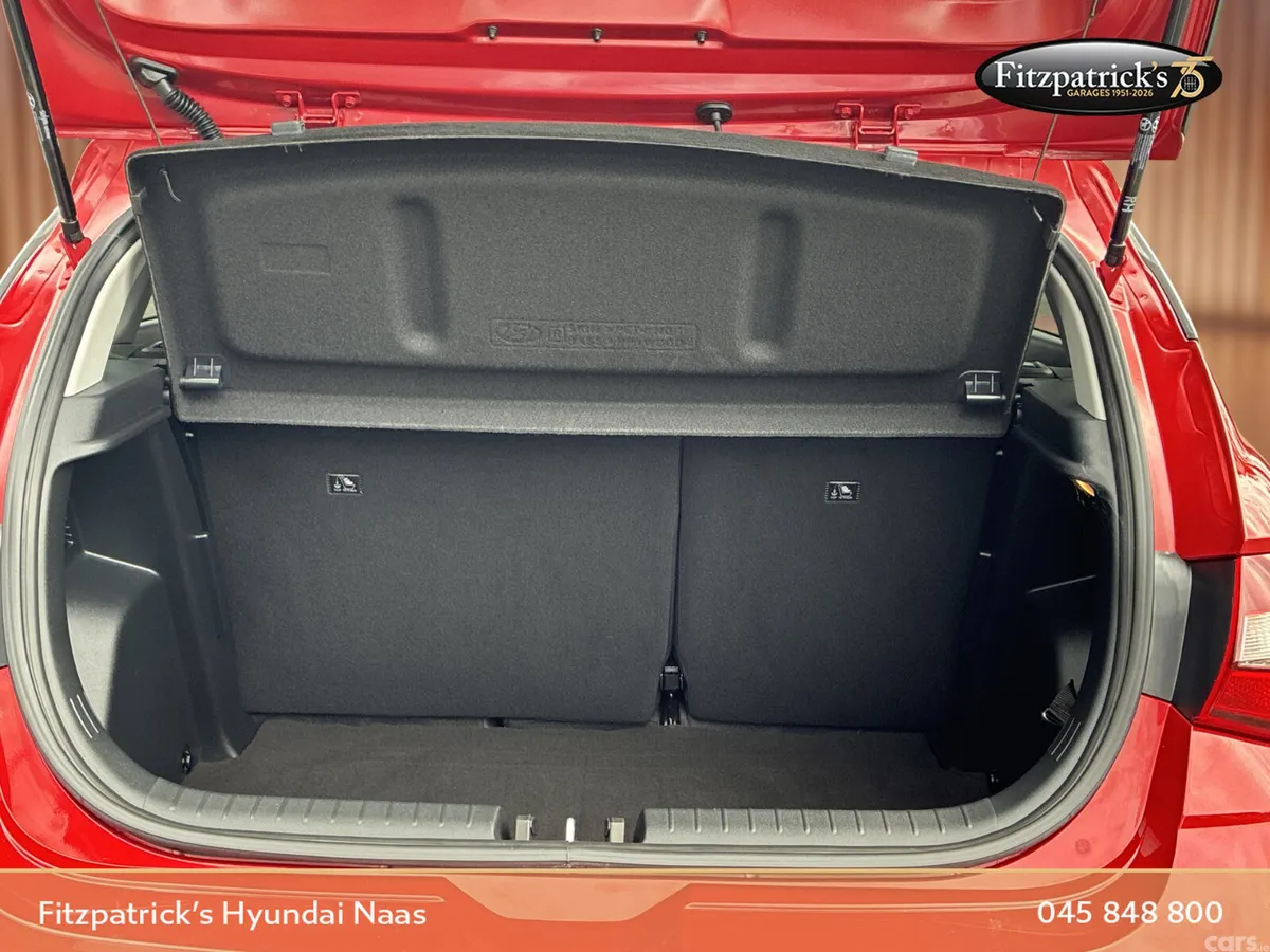 Hyundai i20 Hatchback, Petrol, 2024, Red
