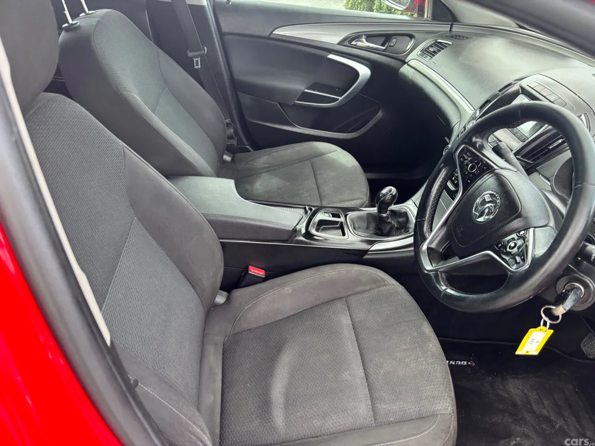 Vauxhall Insignia Hatchback, Diesel, 2015, Red