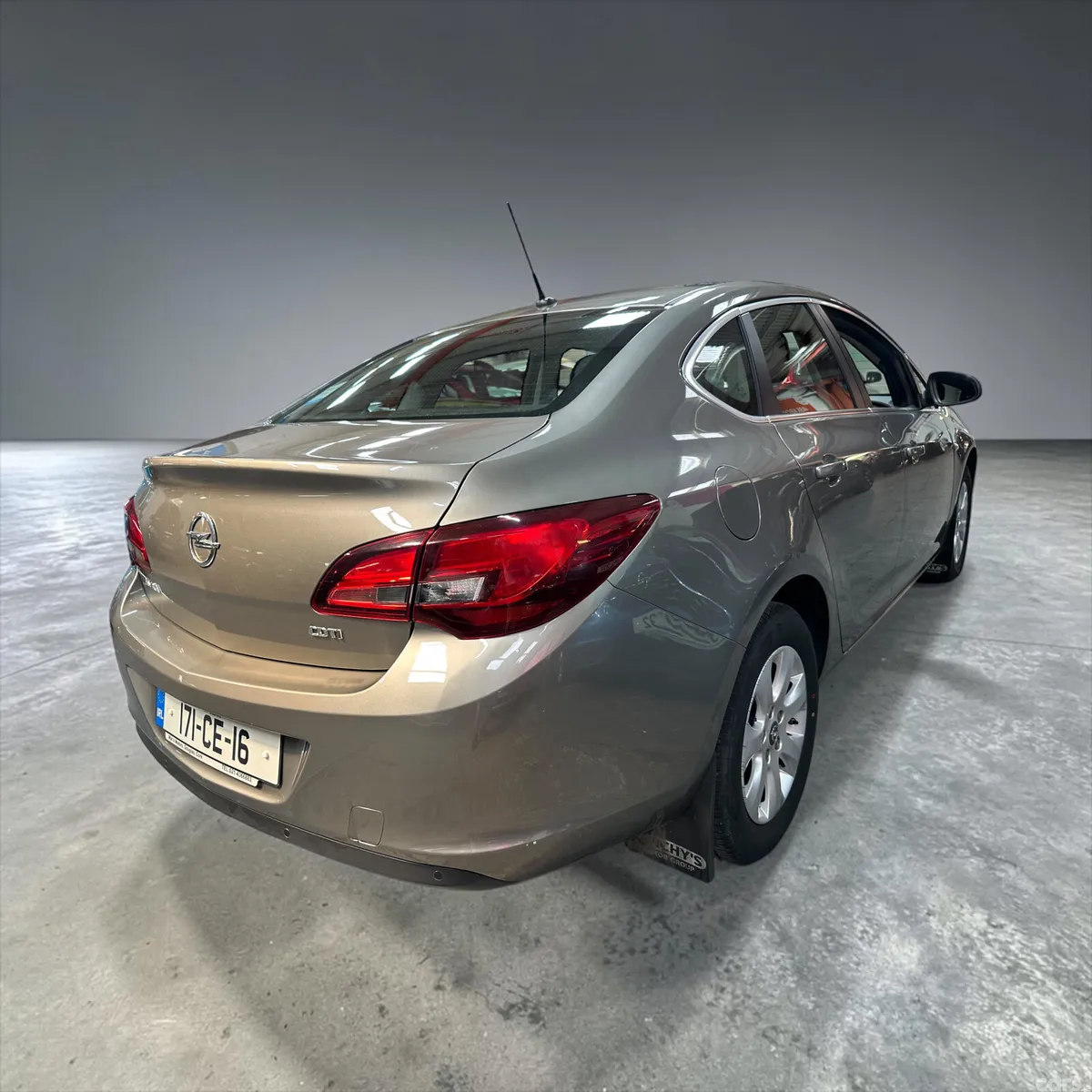 Opel Astra Saloon, Diesel, 2017, Brown