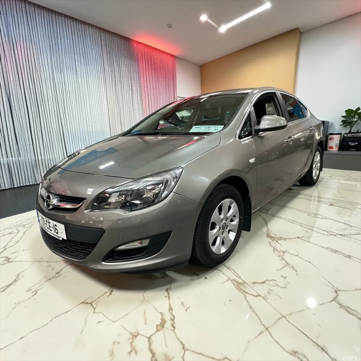 Opel Astra Saloon, Diesel, 2017, Brown