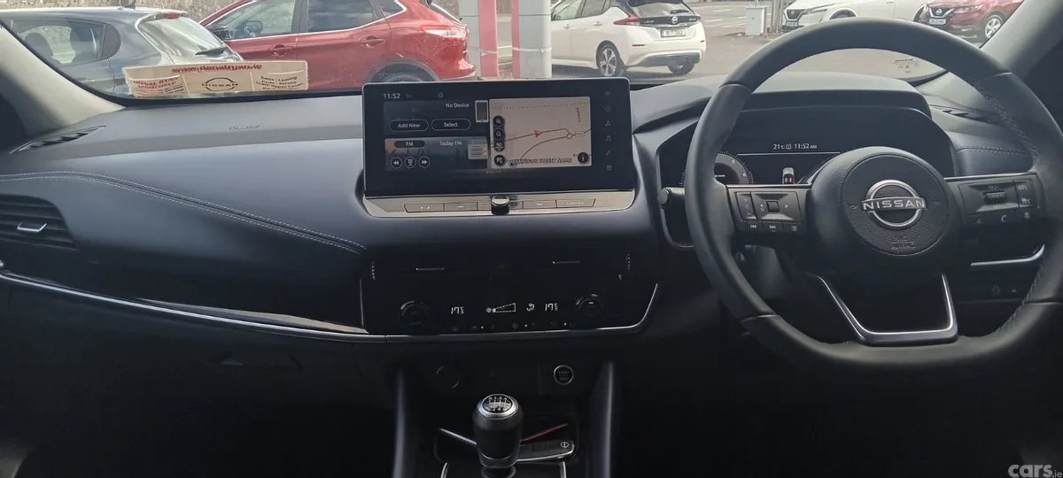 Nissan Qashqai MPV, Petrol, 2023, Red