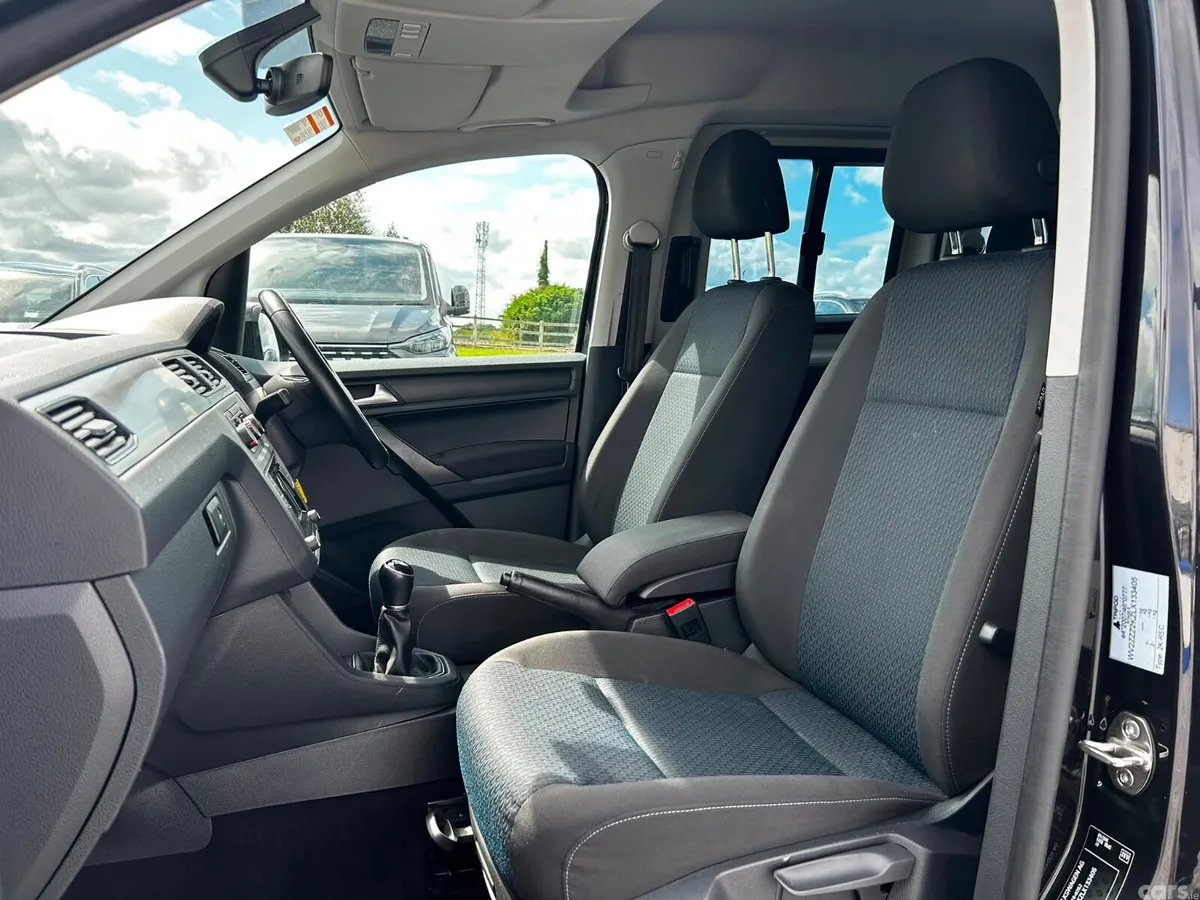 Volkswagen Caddy Maxi Life MPV, Diesel, 2021, Black