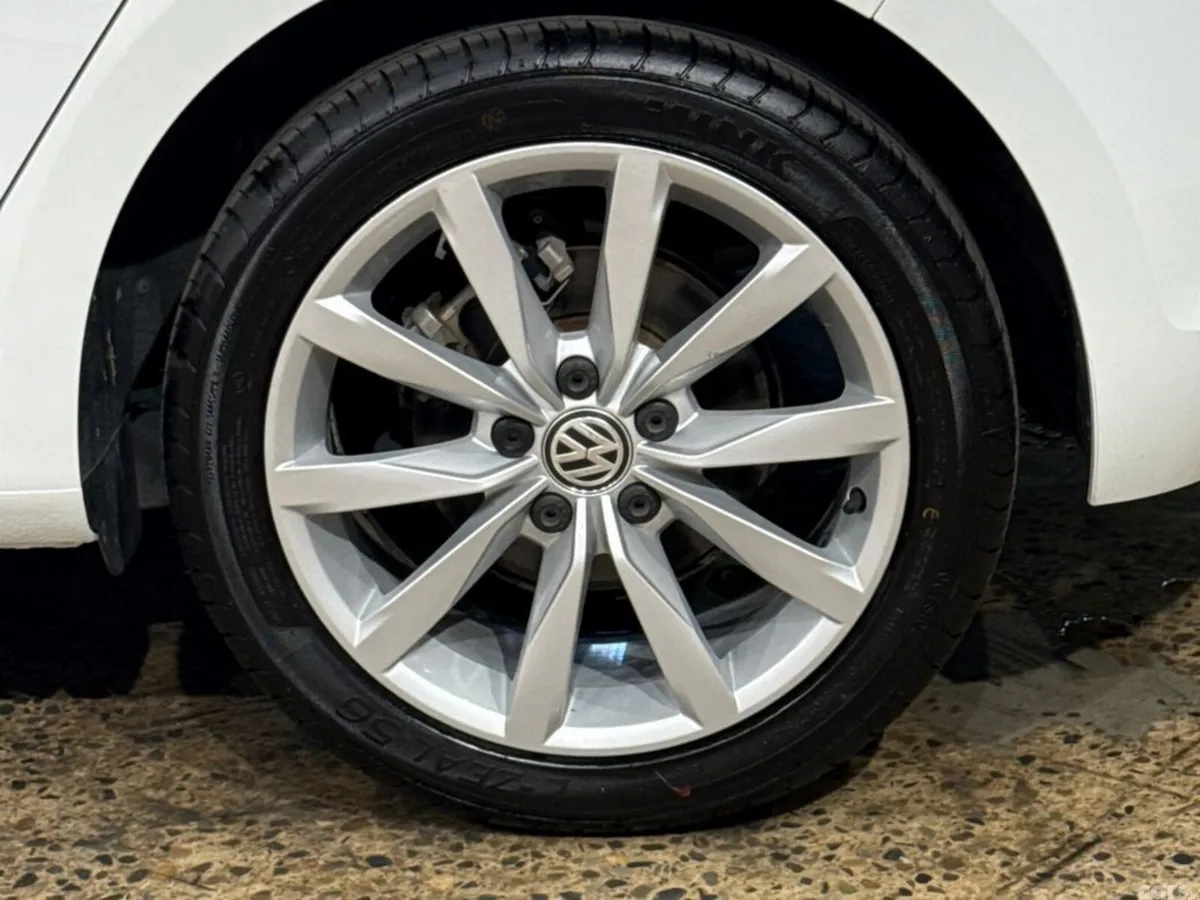 Volkswagen Golf Hatchback, Petrol, 2019, White