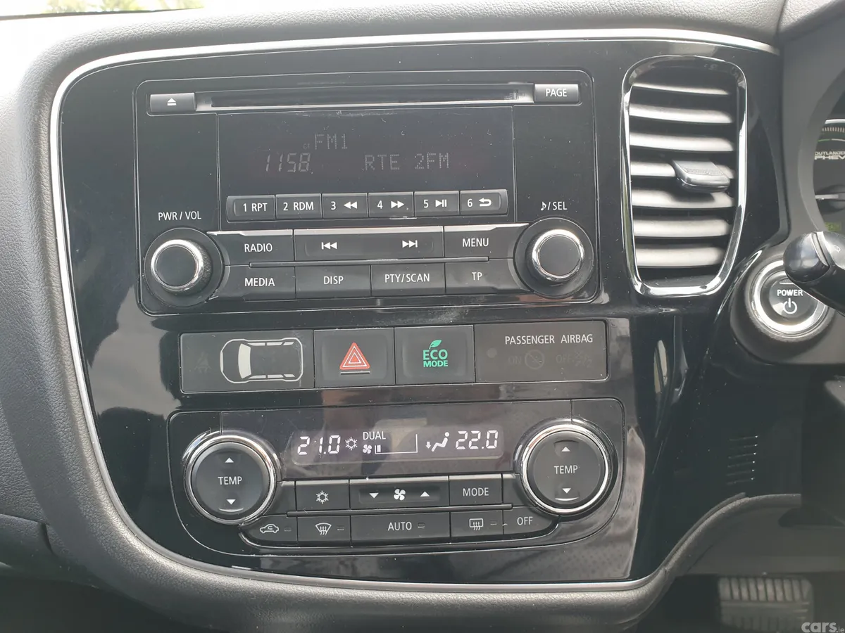Mitsubishi Outlander SUV, Petrol Plug-in Hybrid, 2016, Black