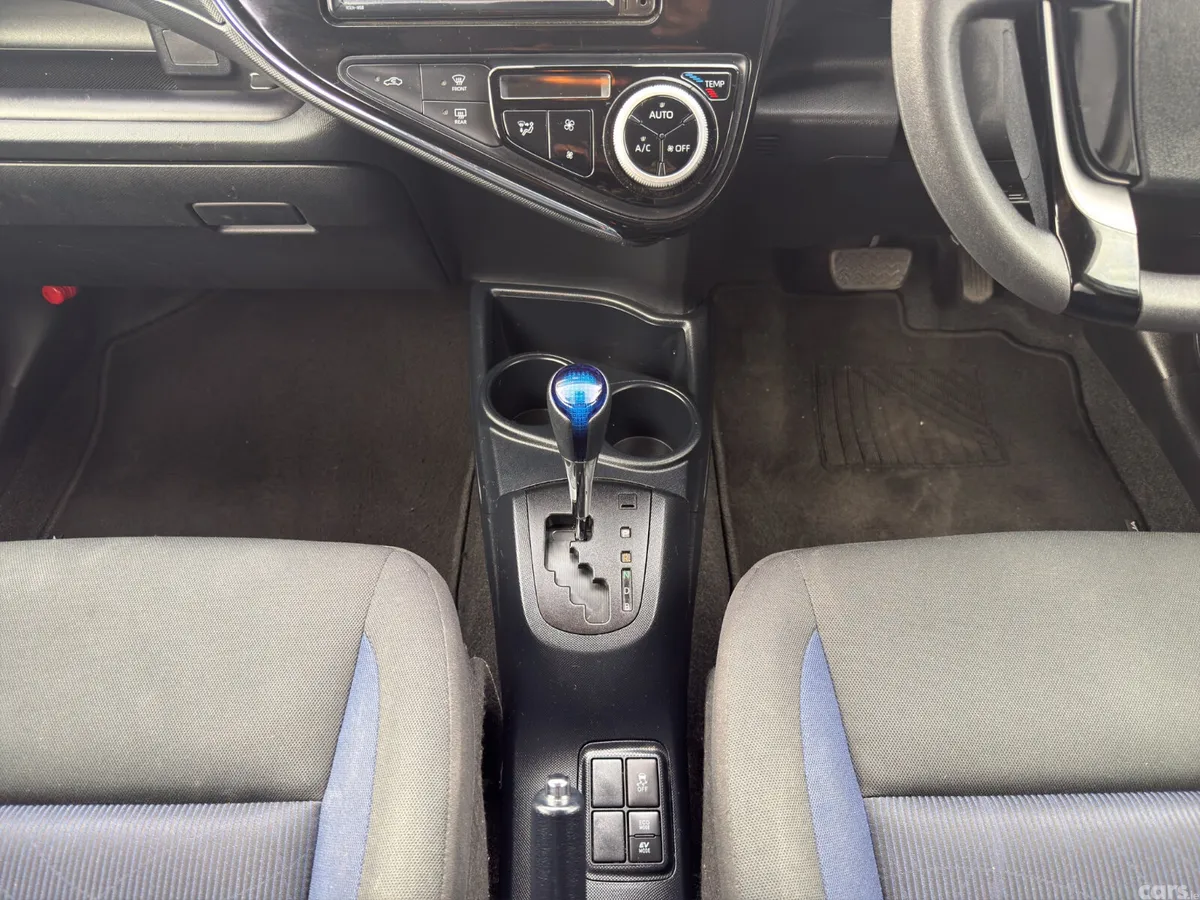 Toyota Aqua Hatchback, Petrol Hybrid, 2021, White