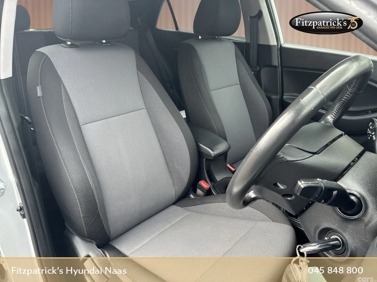 Hyundai i20 Hatchback, Petrol, 2020, Grey